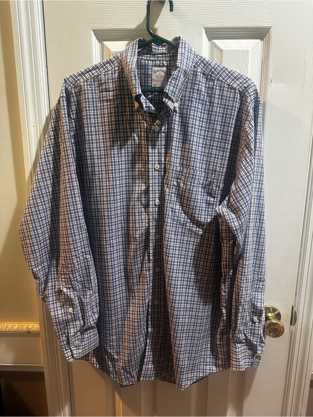 Brooks Brothers Men’s Traditional Fit Non-iron White Blue Plaid Button Up Med